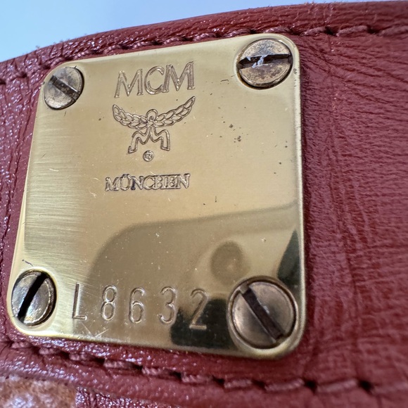 MCM VISETOS  VINTAGE COGNAC TWO SIDED LUGGAGE MESSENGER BAG. MADE IN GERMANY - Picture 3 of 16